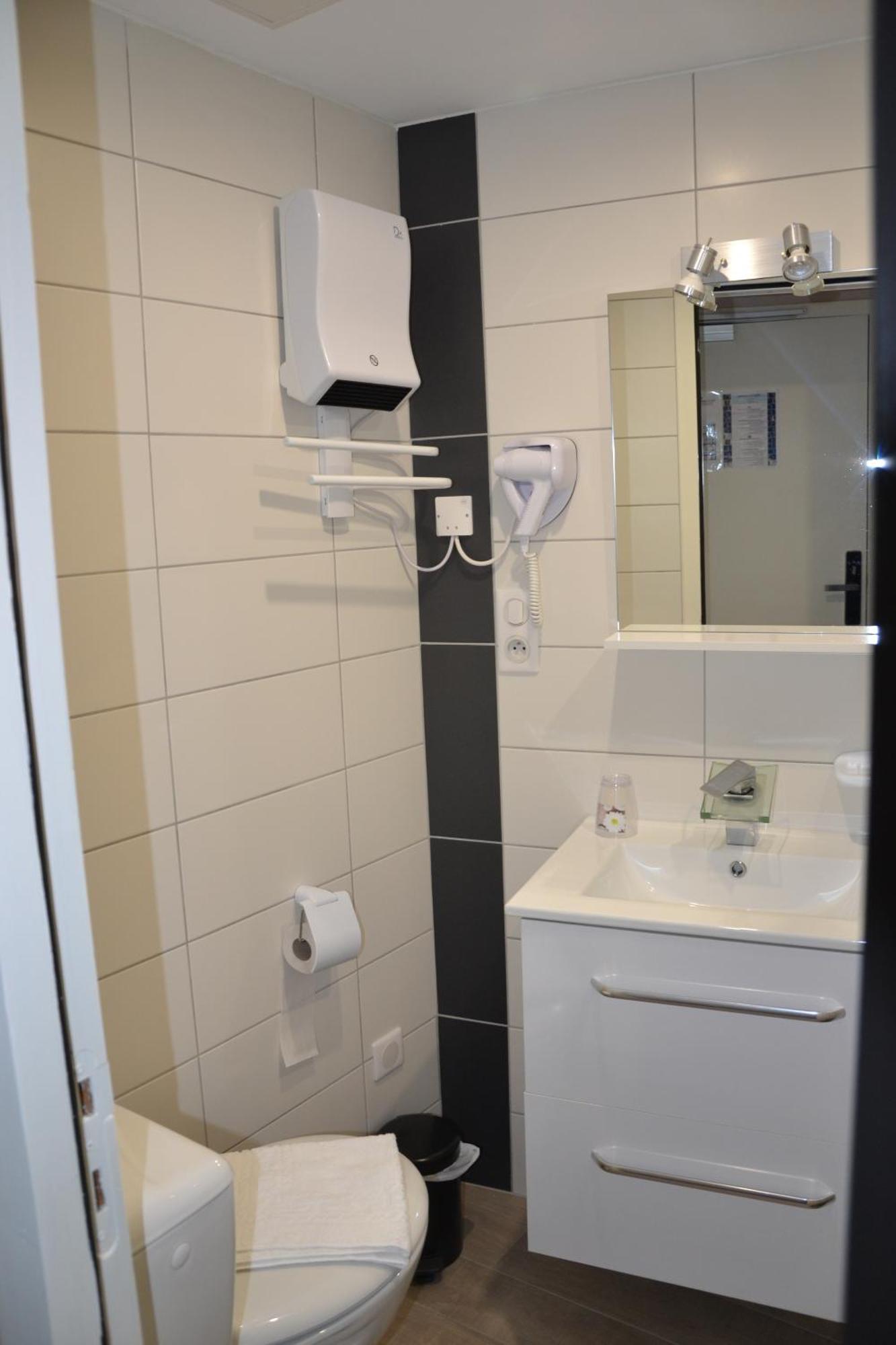 Hotel La Couronne Марманд Екстер'єр фото